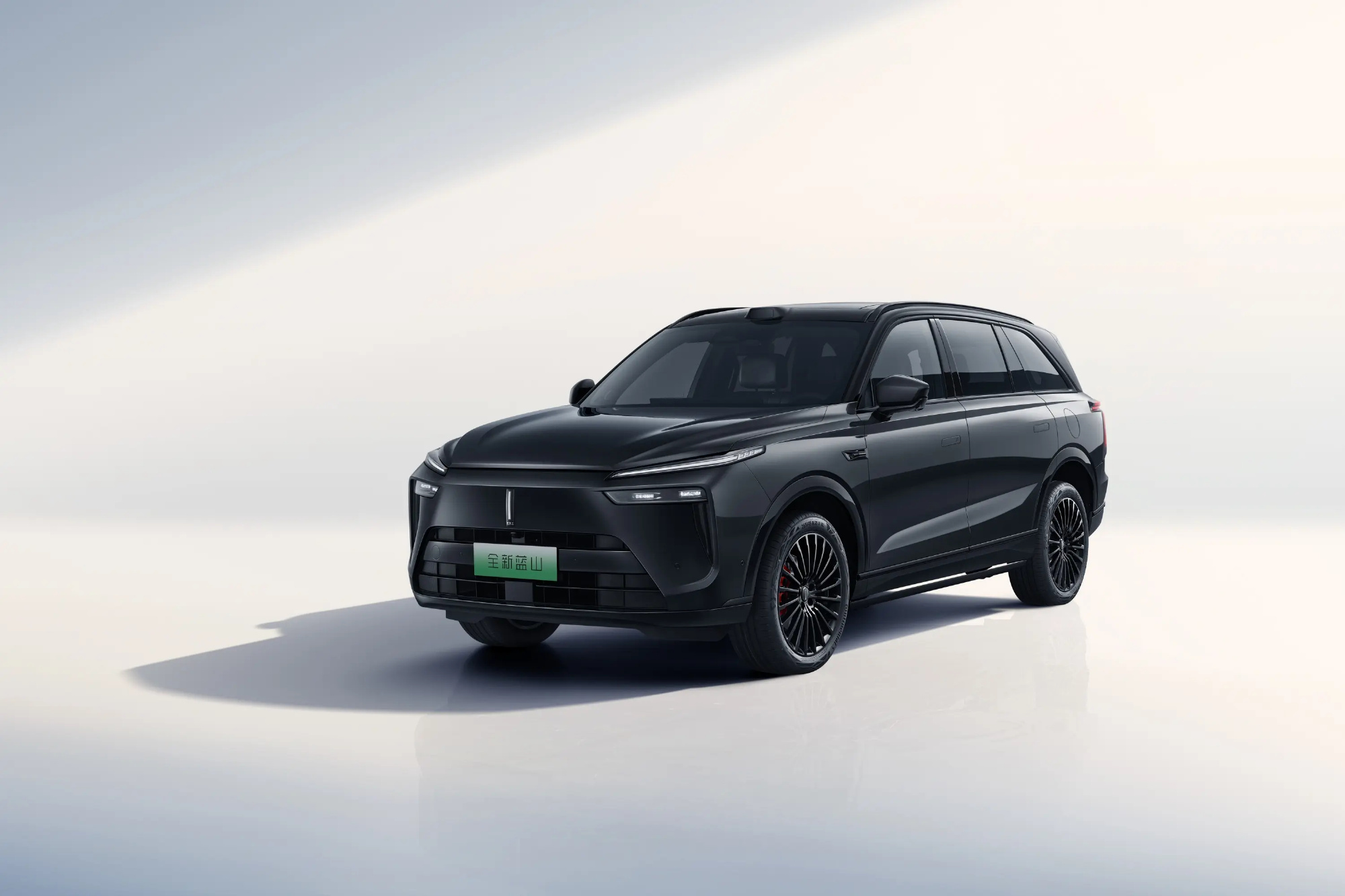 魏牌蓝山在 CES 展上的表现挺亮眼的。全新智能进阶版的 VLA 大模型很有意思