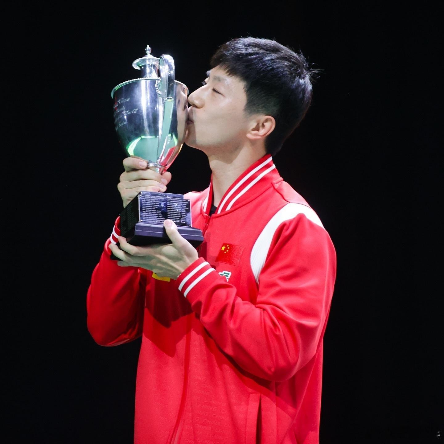 [送花花]马龙37岁生日🎂今天是马龙37岁生日，生日快乐！🏓你用实力和毅力续