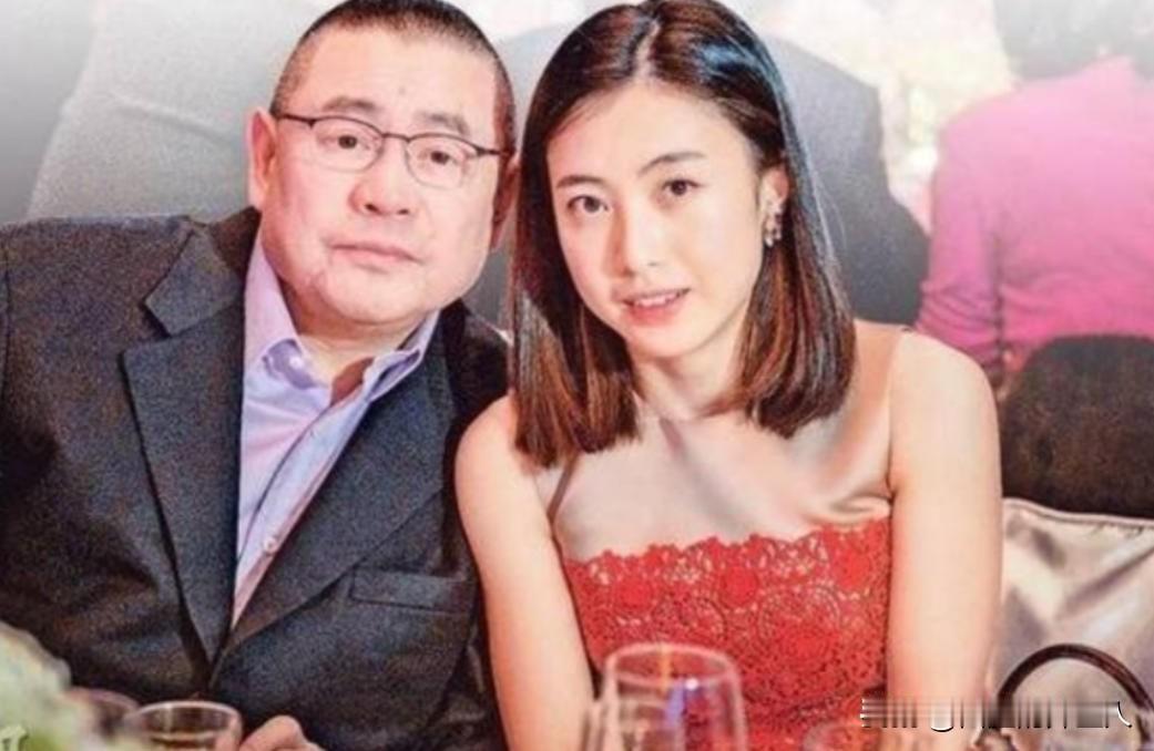 2017年，刘銮雄在换了3亿的“天价肾”之后说：“现在就算有100个绝世美女站在