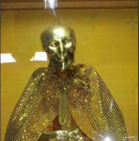 1995年，安徽85岁的尼姑仁义师太临终前告诉她的徒弟：“我死后不烧，将我放入大