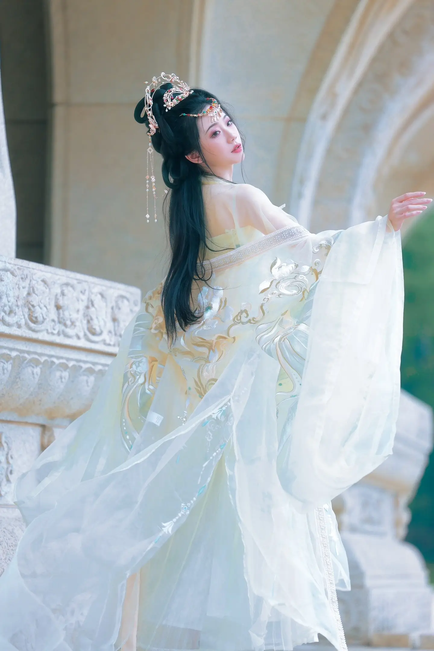 我好像看到话本里的神女了 | 羽化而登仙。摄/后：我
