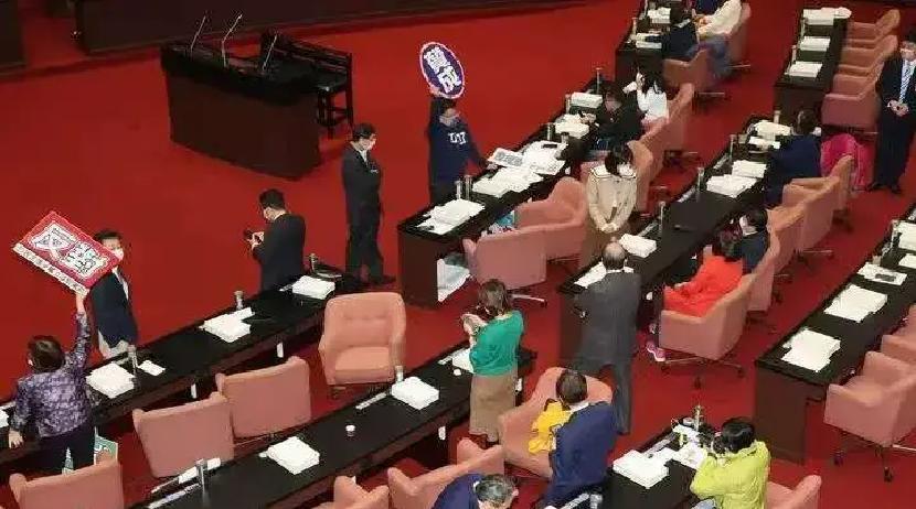 2026年1月21日至22日，台湾立法机构开会审查针对赖清德的弹劾案，可他直接拒
