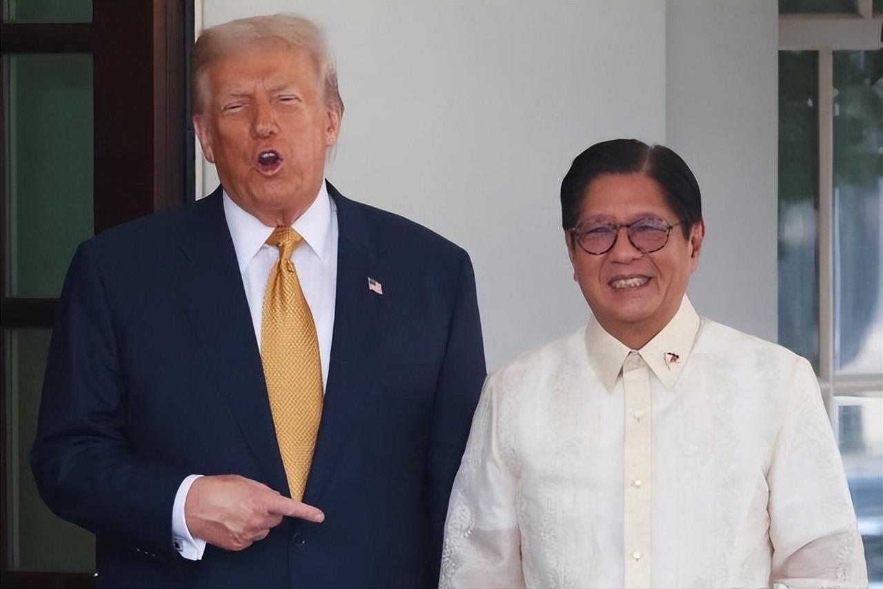 所有人都在等着中菲硬碰硬，中国反手送26万桶石油，不是心软是手握主动权，这步棋太