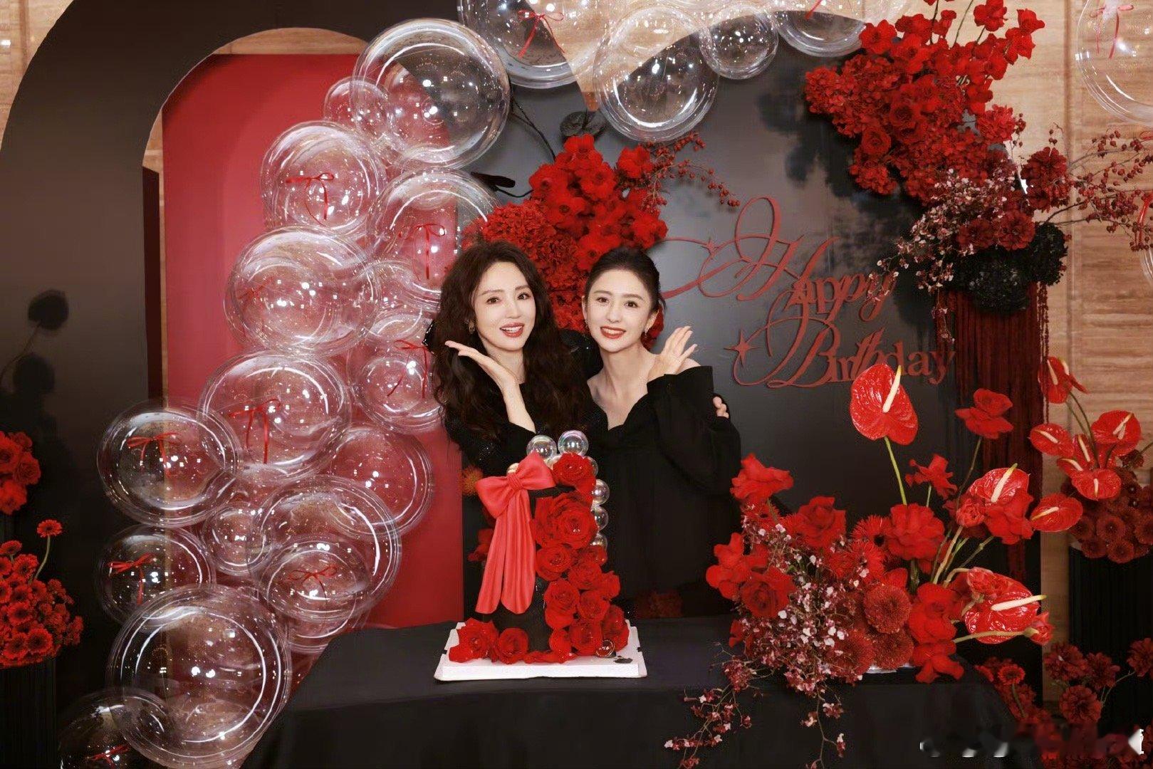 董璇张维伊佟丽娅生日合照佟丽娅祝愿董璇张维伊之后的生活如今夜的月色一样圆满、皎洁