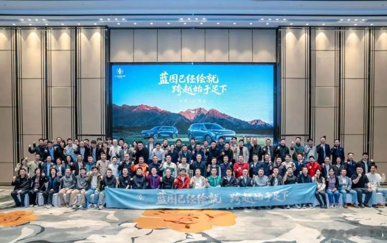 【每人Auto快讯 | 华境汽车首批授权体验中心正式启幕】4月8日，华境汽车首批