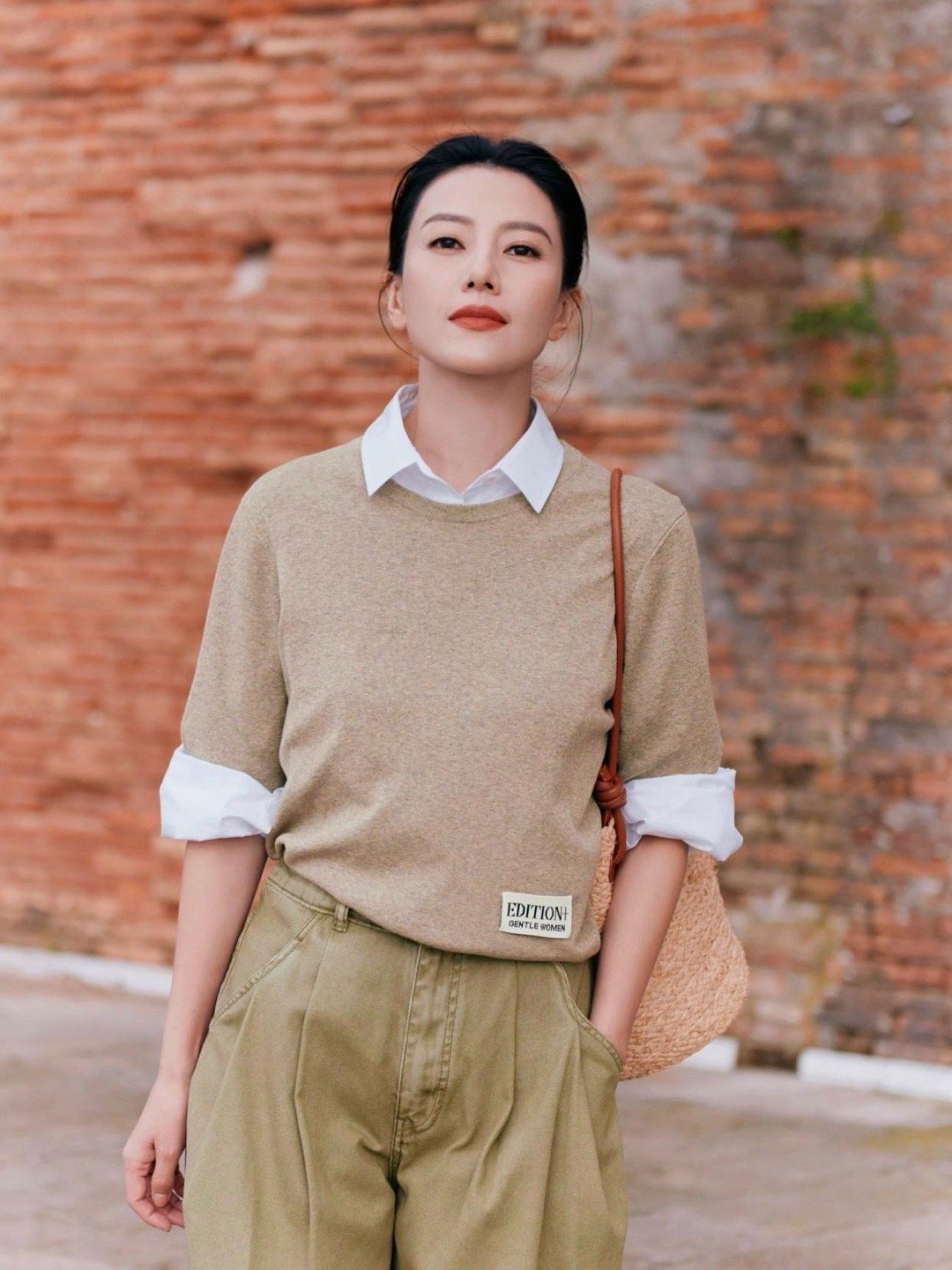 生活中的高圆圆，朴实自然的美，这才是我们生活中真正的美，看着舒服！ 