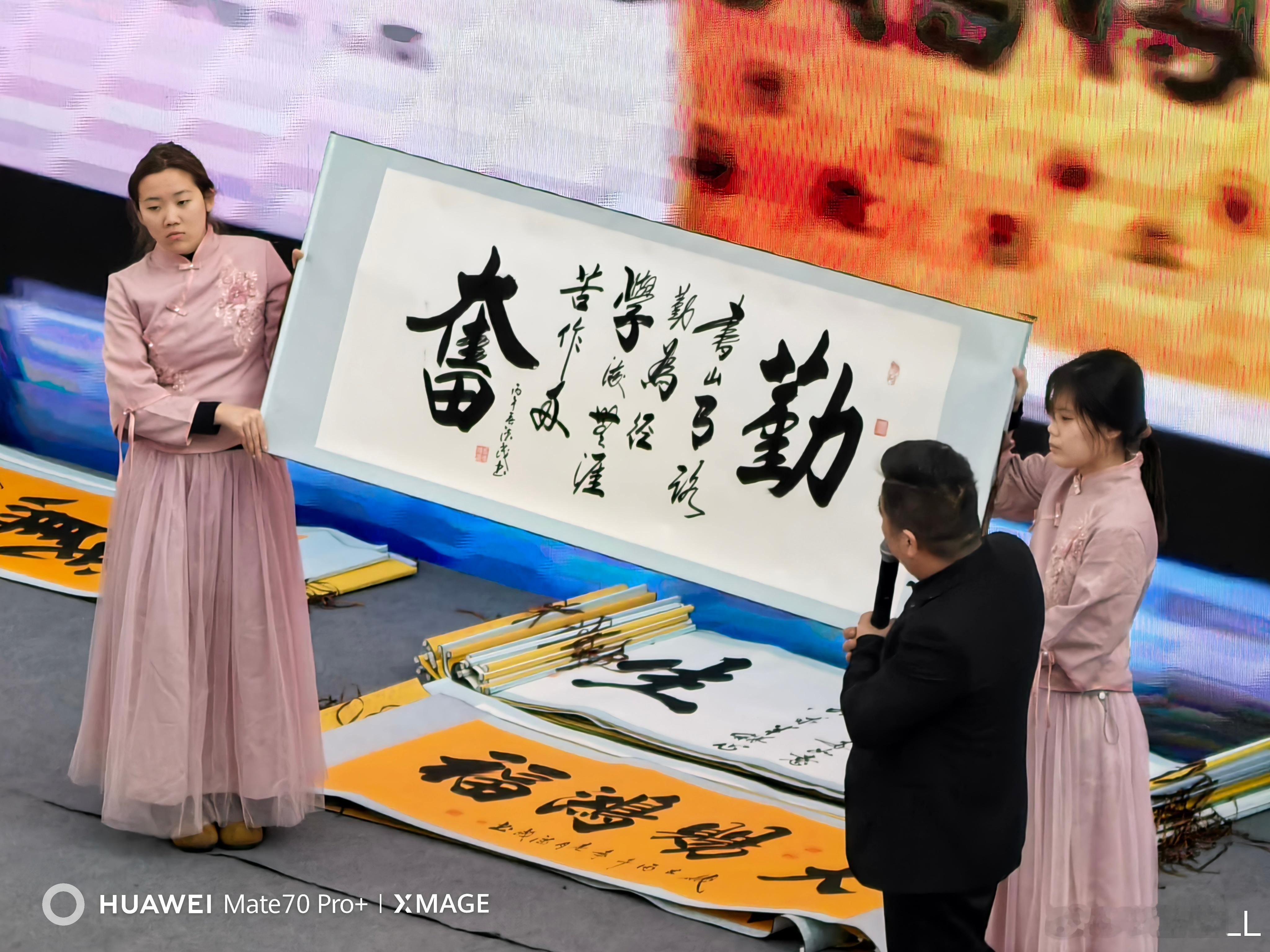 最近很多人都在担心一件事情，AI。很多博主担心的理由是，AI视频会让实拍变得毫无