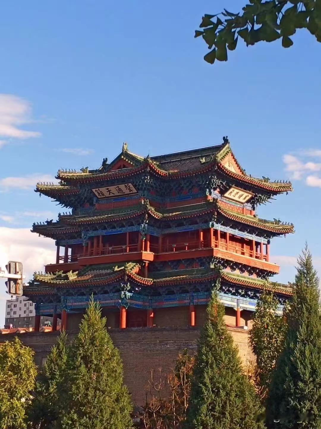宣化有我一名学生姓“劣”，拜师的时候，他妈跟我说：“这个姓太不好听了。”  我说