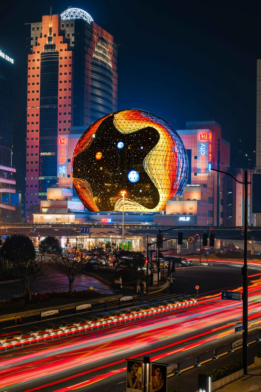 上海国际光影节最后一天，这么炫酷不来打卡❓