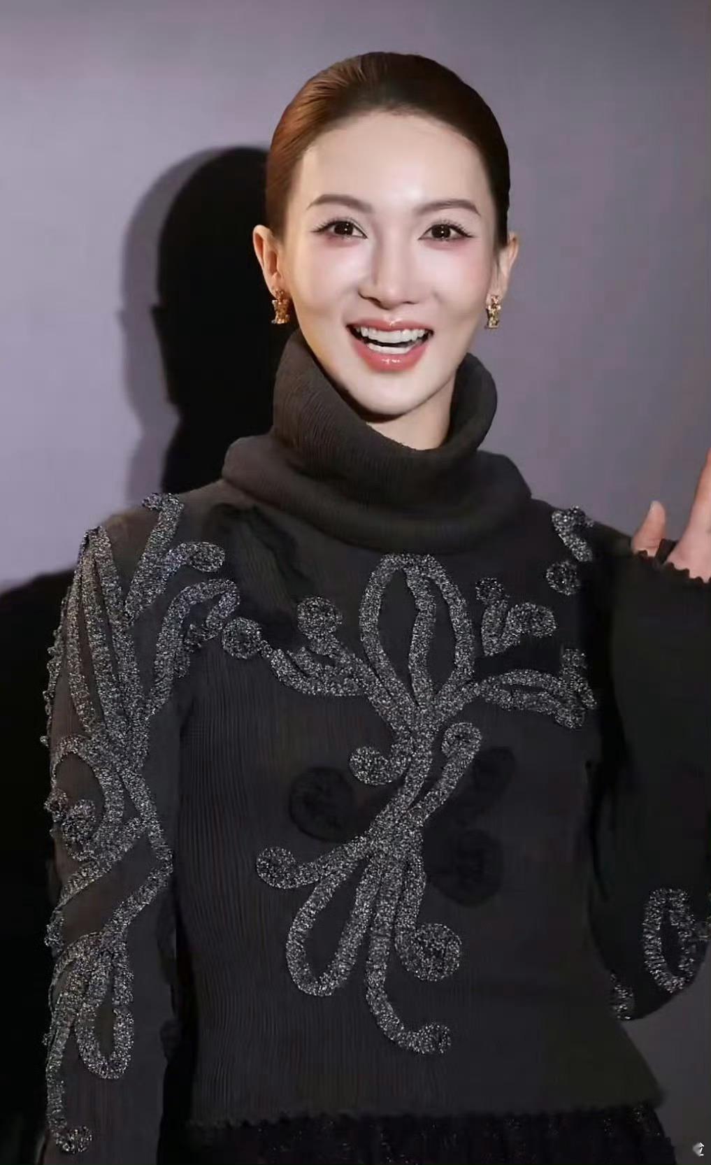 金晨 医美怎么感觉金晨越来越有那英的味道了…… 