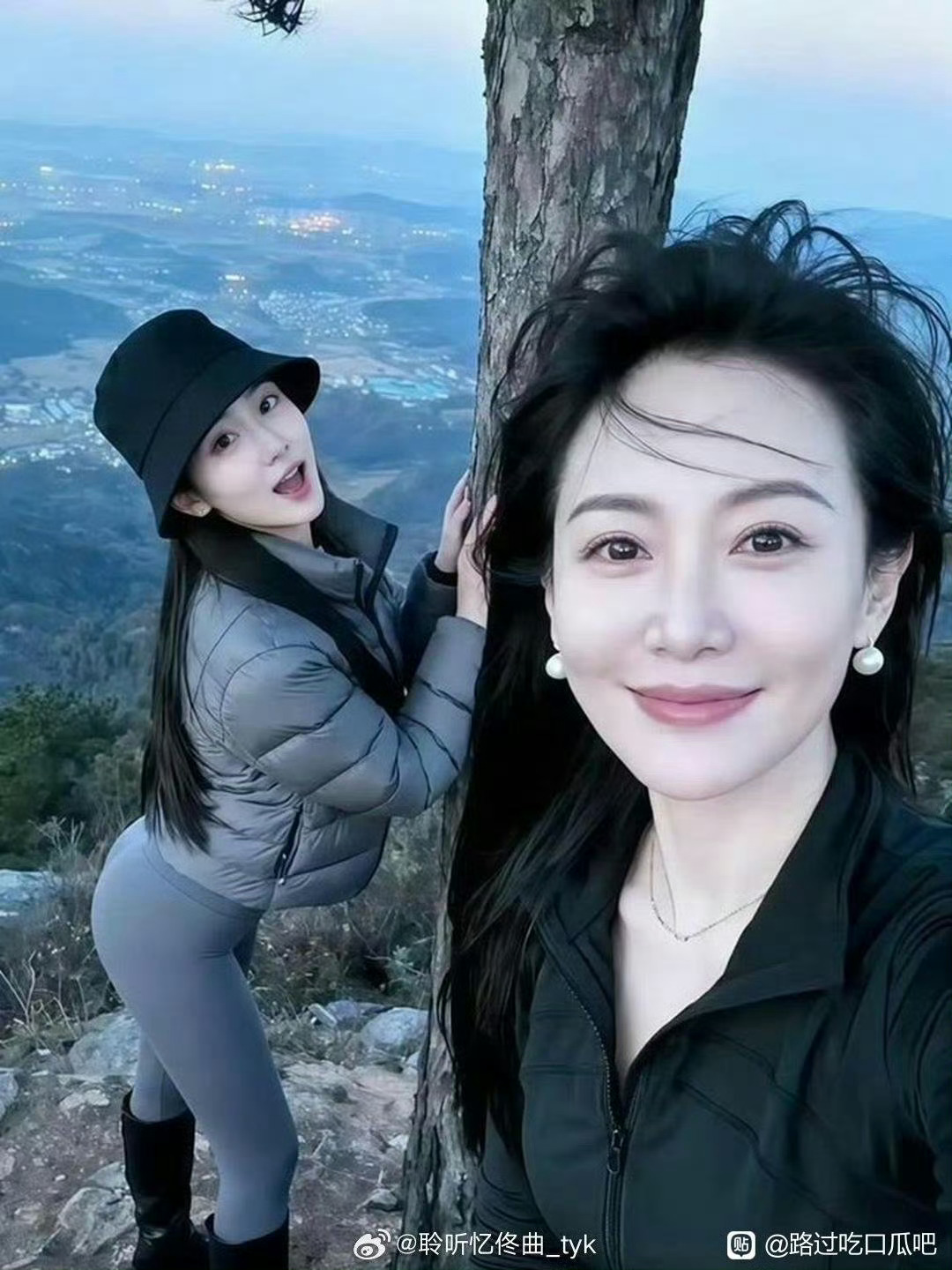 母女两人去爬山，你觉得哪个是母亲谁是女儿？？ ​​​