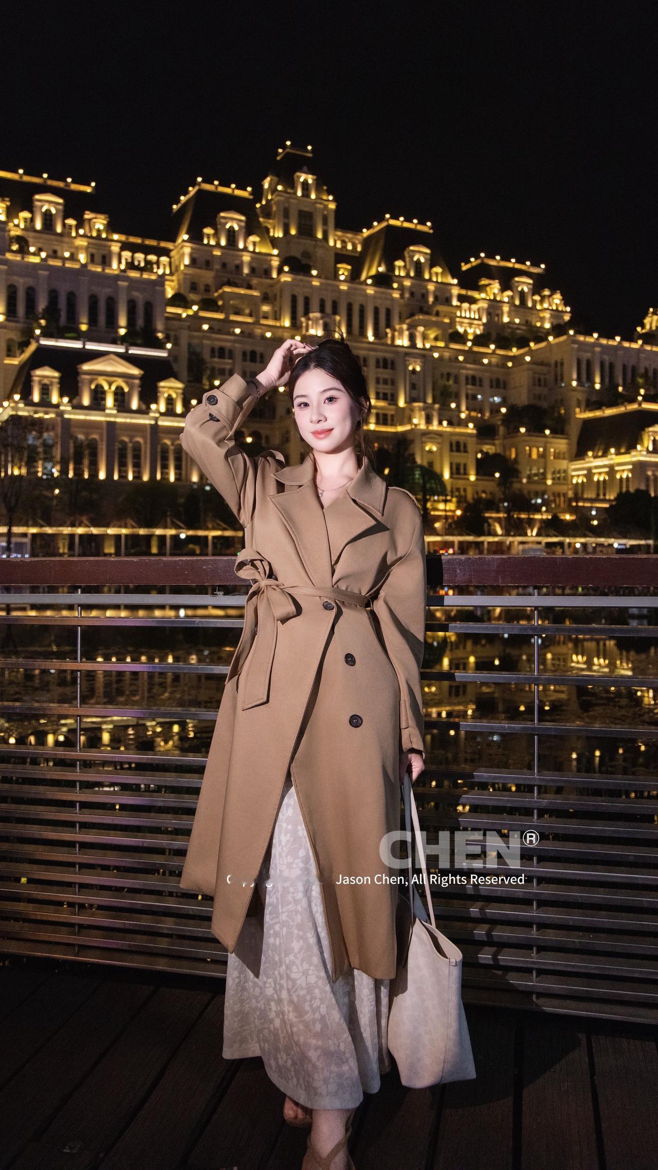 贵阳白宫贵阳拍照风衣穿搭 女神同款风衣