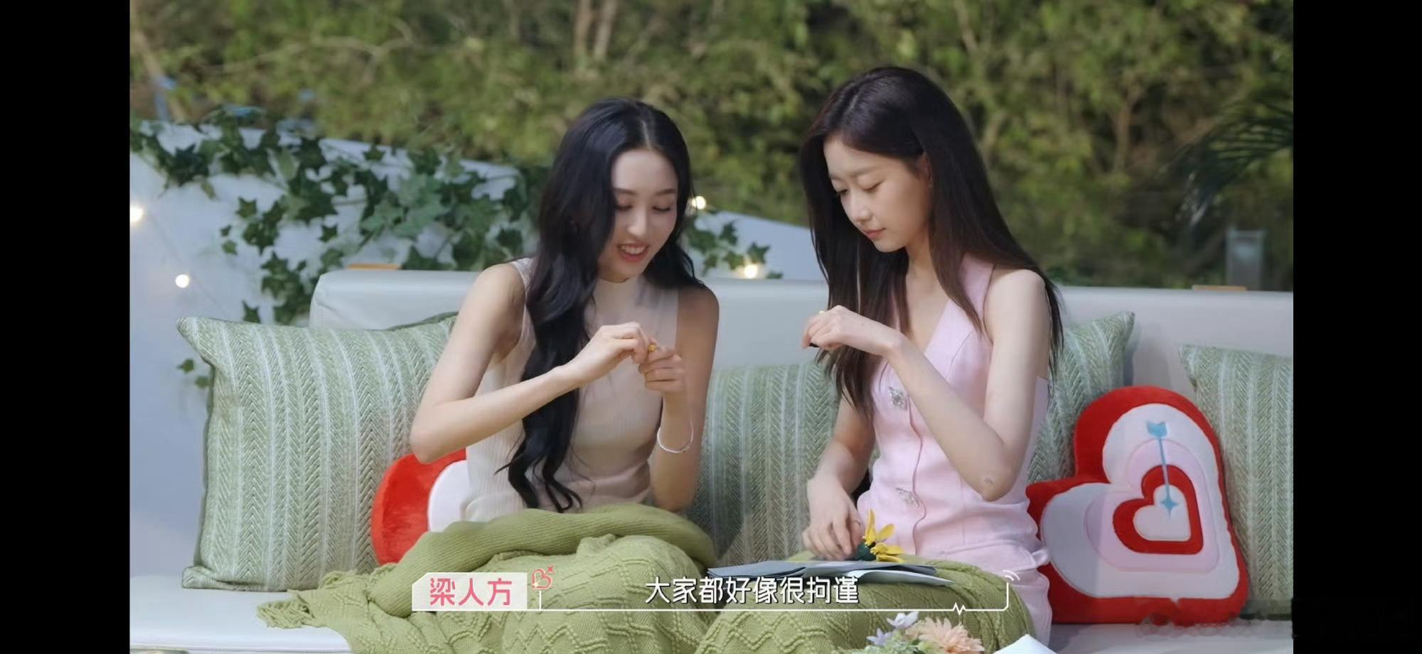 心动9花开了人自闭了看于洋拼乐高向日葵直接笑出声，明明是浪漫向日葵，把男生难到一
