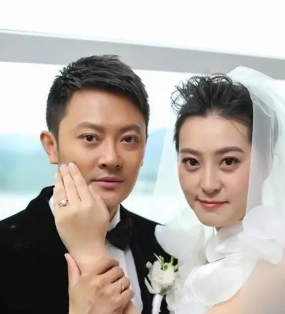 2015年，印小天花400万元娶的老婆哈琳娜，直到孩子出生后，才发现自己的老婆除
