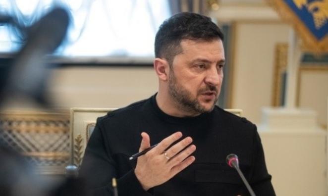 黑海迷云
当地时间25日，乌克兰总统泽连斯基在访问阿塞拜疆期间，与阿塞拜疆总统伊