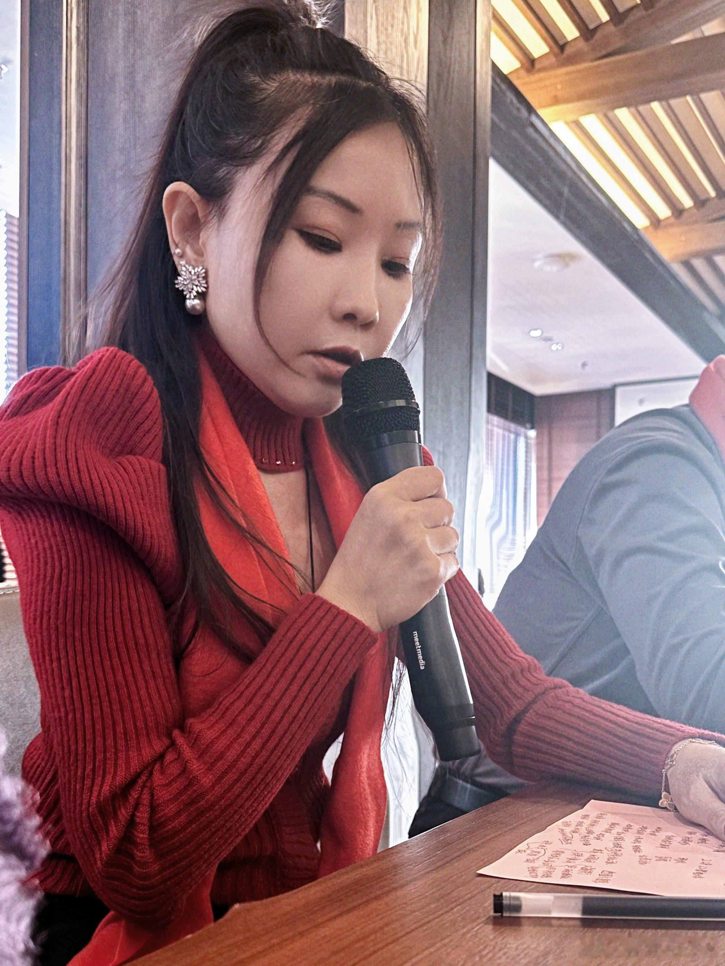 “V聚京彩之门 共话发展新篇”2025年门头沟区网络名人新春沙龙活动[鲜花]成为