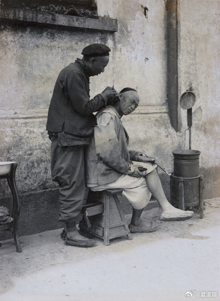 街头理发师，1905年 
