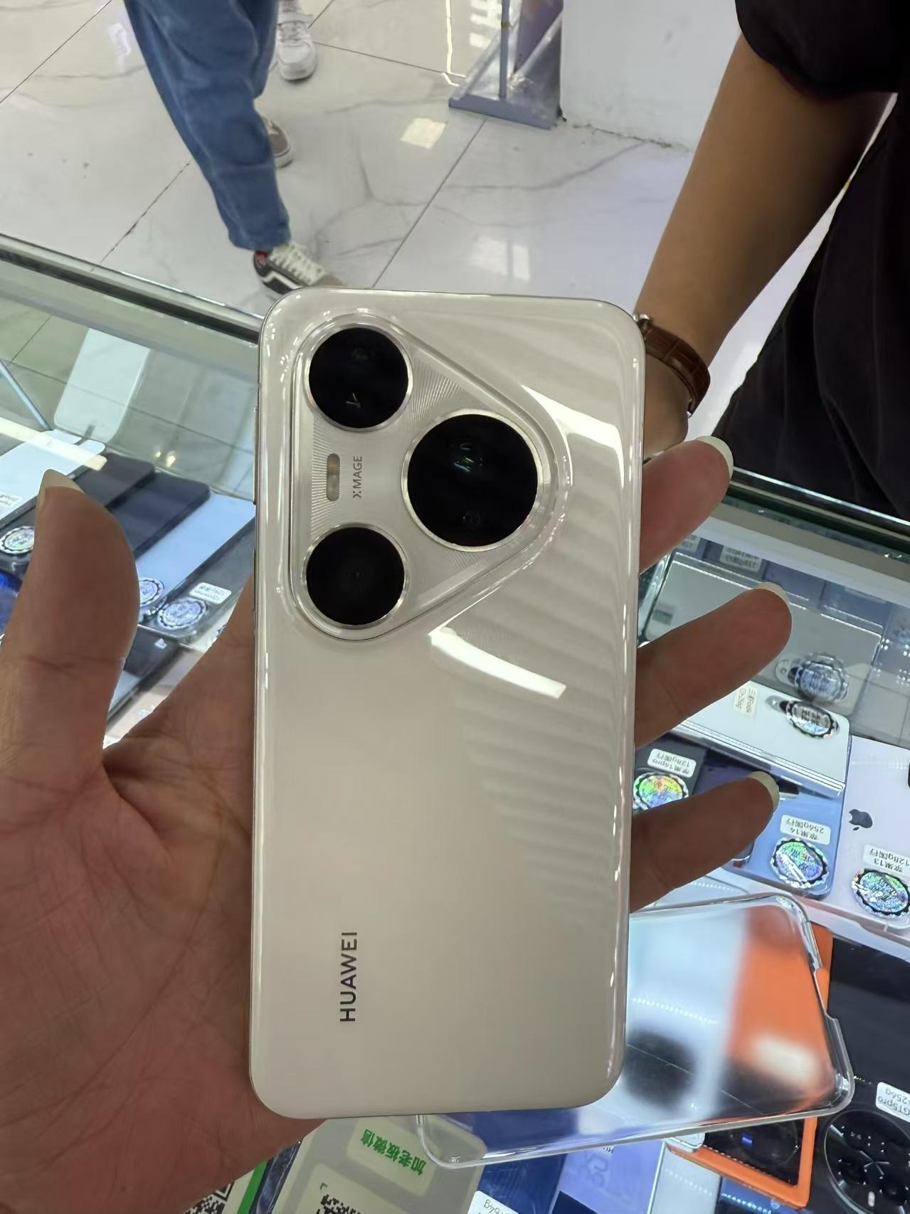 发布一个半月的华为Pura80Pro+跳水有点猛啊16+512G 7999首发价