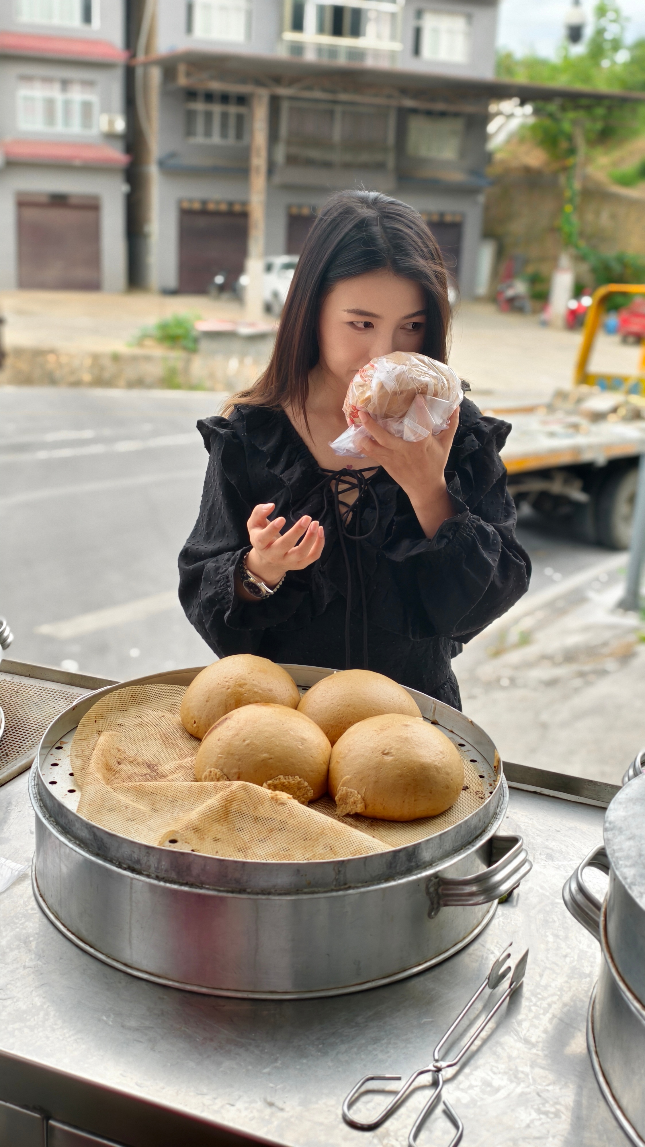 几天不见了，怪想这个婆娘的 