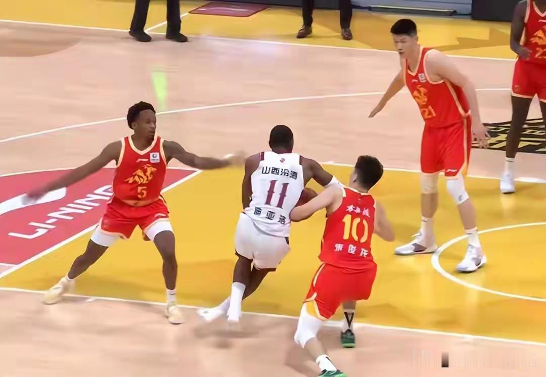 看来今年违体技犯球队还是山西莫属，一违体一技犯双喜临门开门红，早就说了，今年CB