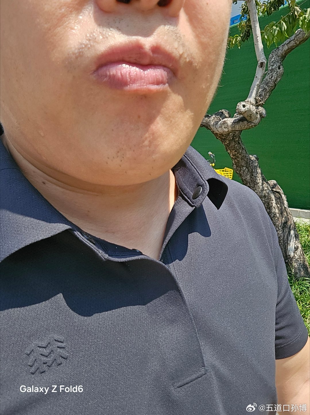 立秋了才敢出来饭后百步走，结果发现走了不到几百米，心率又飙到 90 了。我擦的嘞