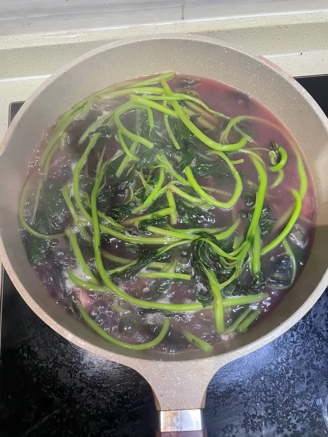 陈允斌老师也推荐的松花蛋红苋菜汤。