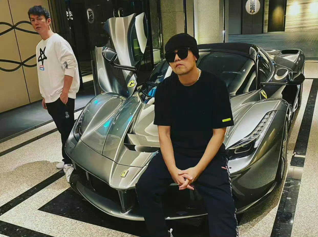 愿点赞的你们都能开上豪车[心] ​ ​​​