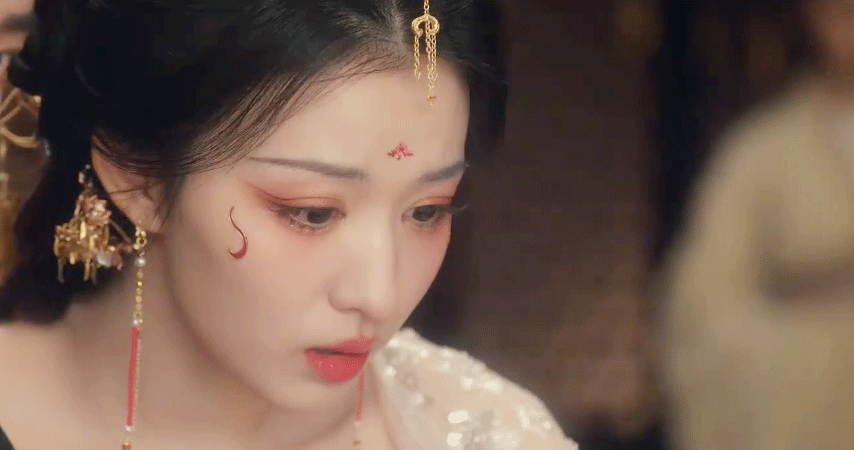 王楚然新剧优雅开场神人展开剧集成何体统 王楚然妖妃优雅开场美炸了！身段颜值全在线