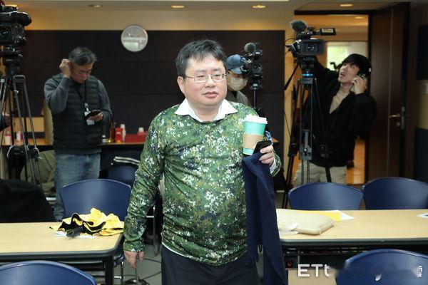 矢板明夫在台湾被殴，亲绿名嘴竟称：大陆很怕他
印太战略智库执行长矢板明夫6日在台