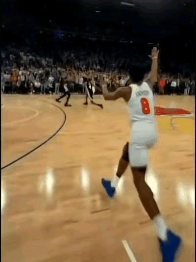 NBA总决赛最风骚的绝杀：时间还剩6秒，马刺105：104领先
布伦森在重重包夹