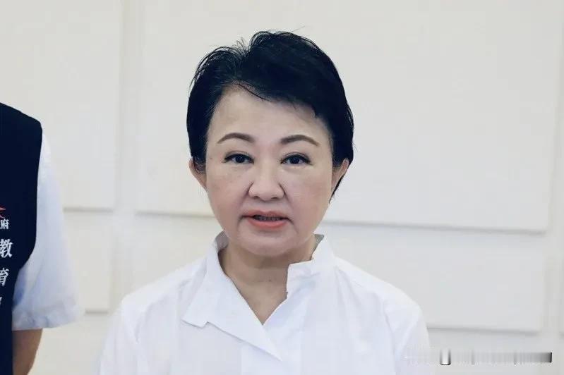 卢秀燕彻底沦落了，竟然说出这样的话。

她近日罕见喊话赖清德：团结民众、安定内部