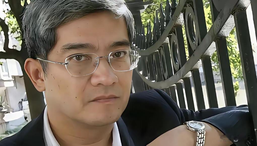 郎咸平评价卢麒元：十年如一日对抗政策漏洞，直到国家出手封堵，才避免3万亿美元流失