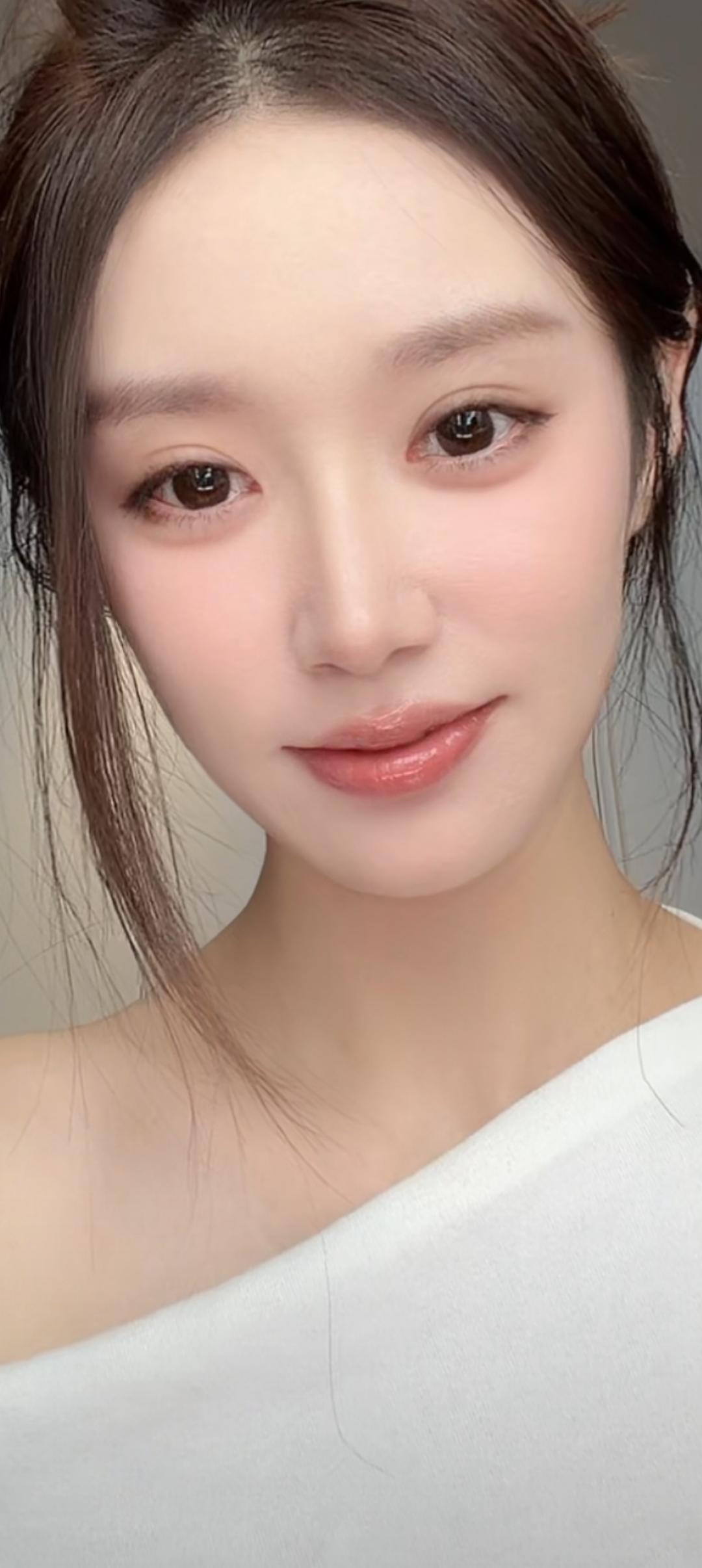 这姑娘看着真温柔啊！