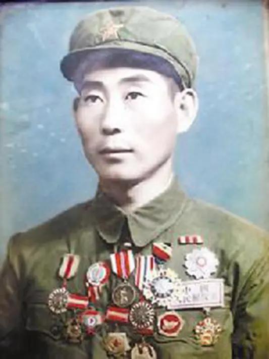 平太信（1920年-2010年9月3日），一级战斗英雄，1920年春节前一天出生