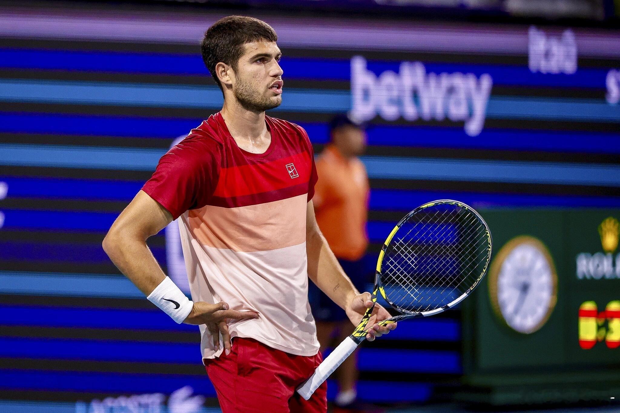 阿尔卡拉斯1比2戈芬🎾ATP1000迈阿密赛第二轮，二号种子阿尔卡拉斯4-6/