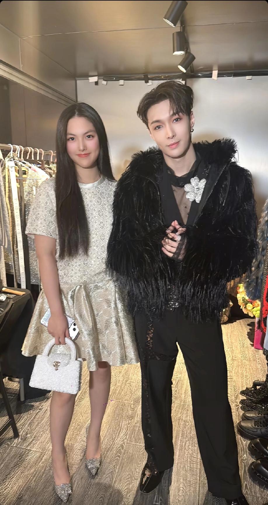 富婆的账号被禁止关注了。现在做什么都需要低调，哪怕是比较成功的人士。
还有一个比