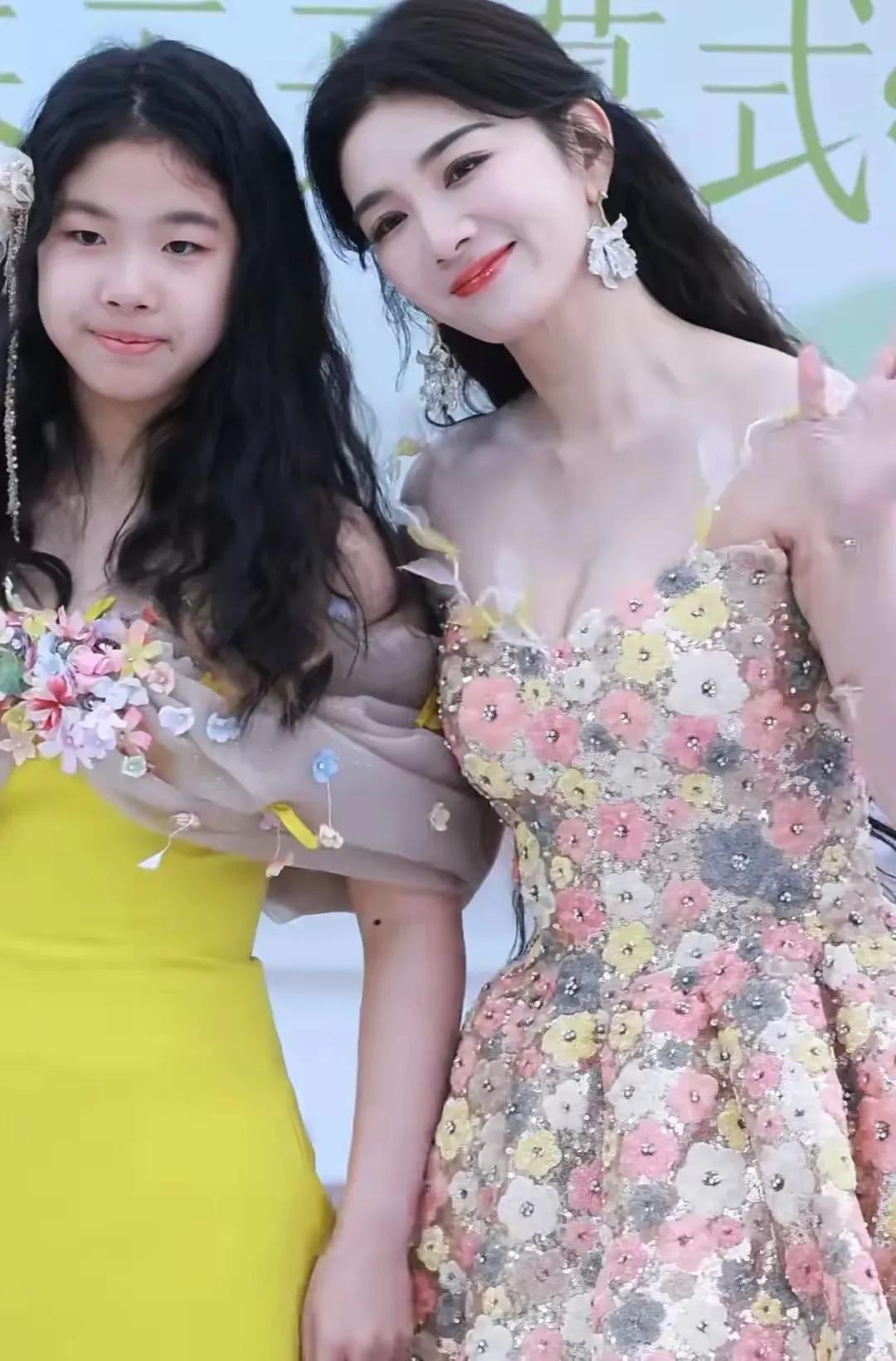 黄奕女儿想去韩国当练习生，黄奕劝她：“你以为明星这么好当吗？”女儿不听：“你都能