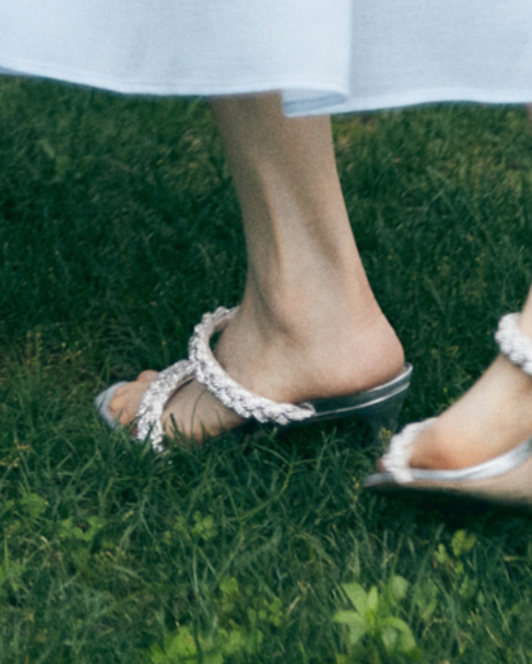 【章若楠】👠：银色麻花双绑带高跟凉鞋 ​​​
