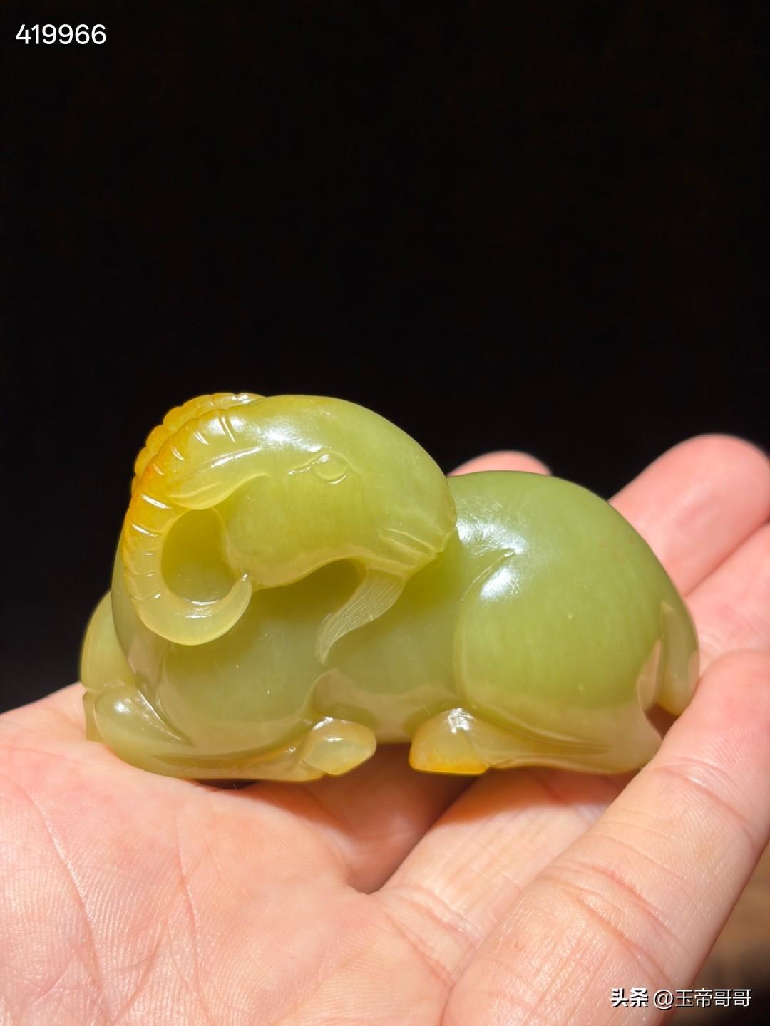 清和田玉黄玉玉羊
尺寸6.5×3.9×2.8厘米