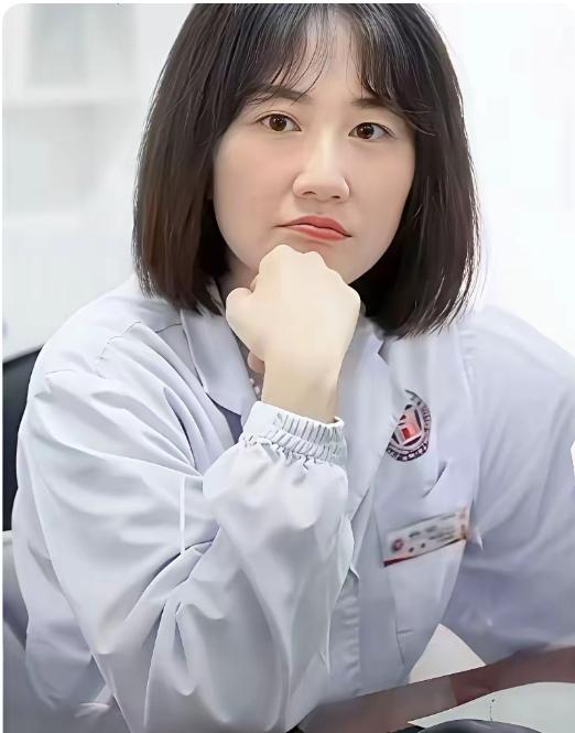 看上去斯斯文文的，也很干净，怎么就干出这么“不干净”的事情来呢？读了20年的书，