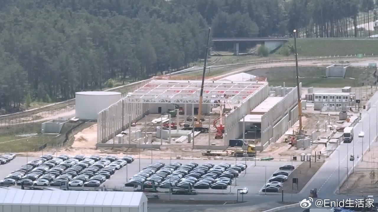 特斯拉柏林超级工厂被曝已部署 FSD Unsupervised 技术，Model