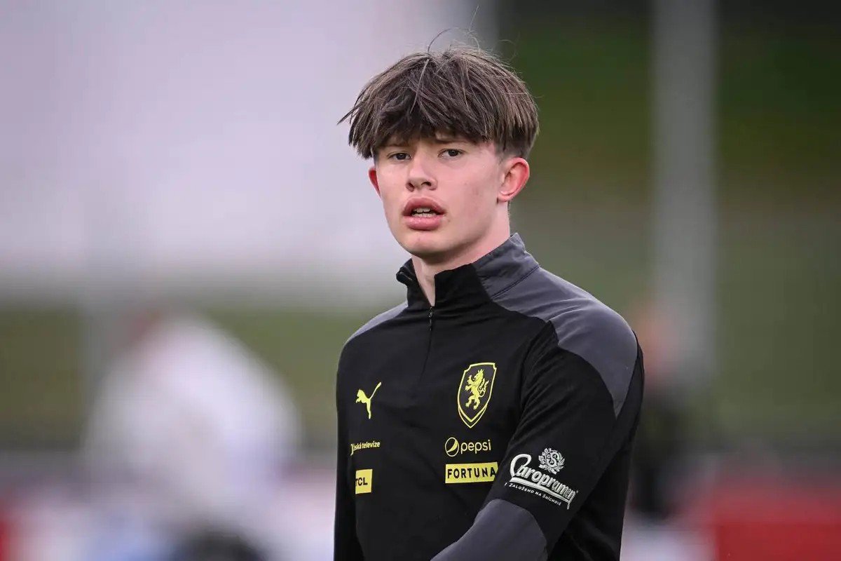 拜仁正在与布拉格斯拉维亚谈判，签下捷克U17天才球员Matouš Srb（16岁