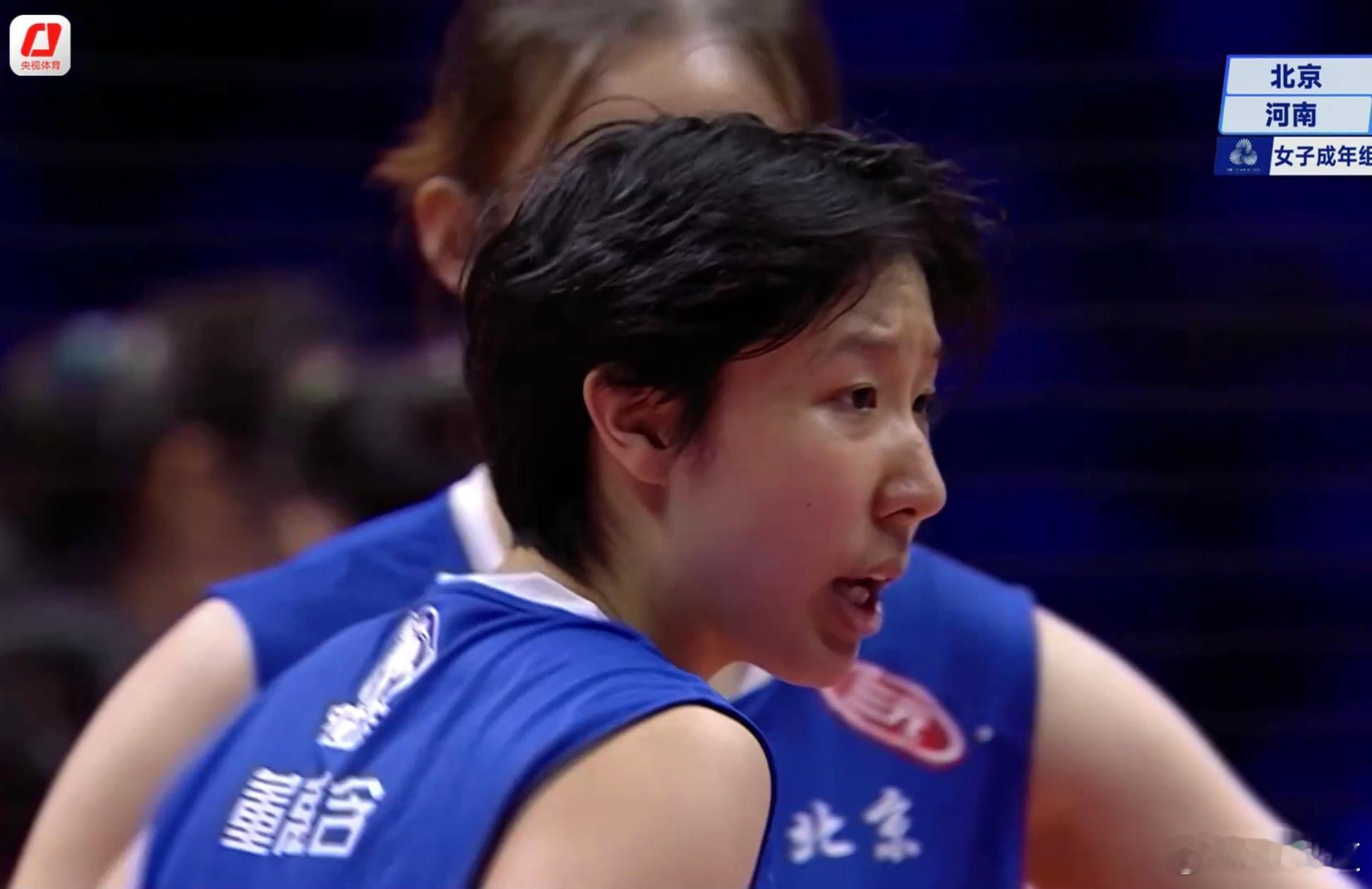 进入决胜局！北京队（26-24/25-27/18-25/25-20）河南队河南队