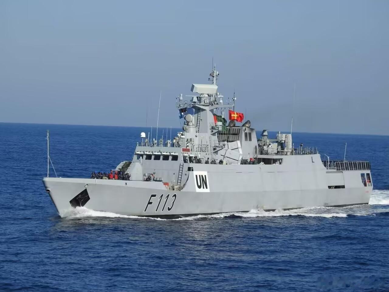 056系列对比最新的舰岛的确“高大上”很多，通过图3图4可以看到进化路线。中国海