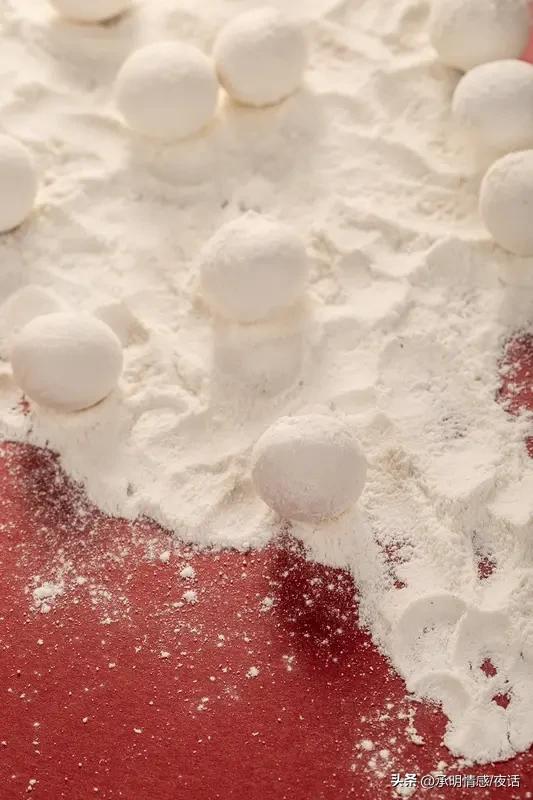 家人们！元宵节别光吃汤圆啦！老祖宗留下的仪式感，才是把年味儿“焊”在心里的秘诀！