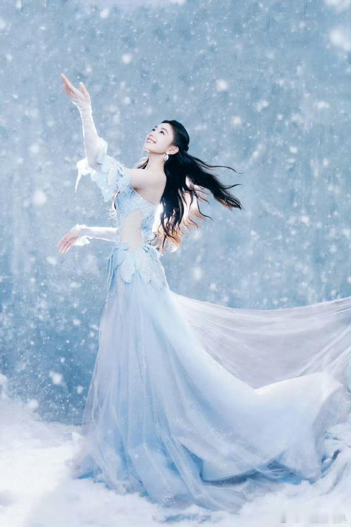 刘浩存刘浩存雪神降临刘浩存雪精灵造型刘浩存雪神降临名场面！雪精灵造型也太会了吧，