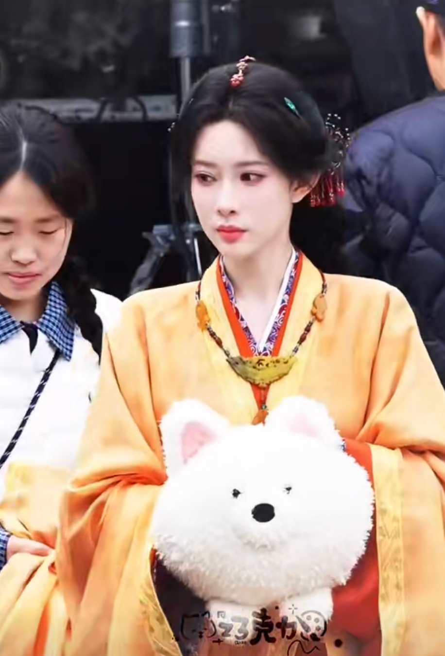 孟子义《将门独后》沈妙今日路透，温婉优雅亭亭玉立！