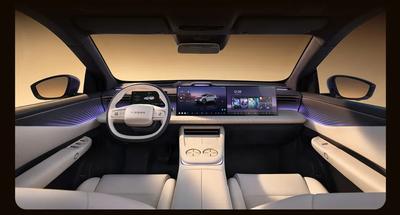 如果捂住车标，你能猜出这是哪款车的内饰吗？
乍看起来还以为是某家新势力的座舱，但