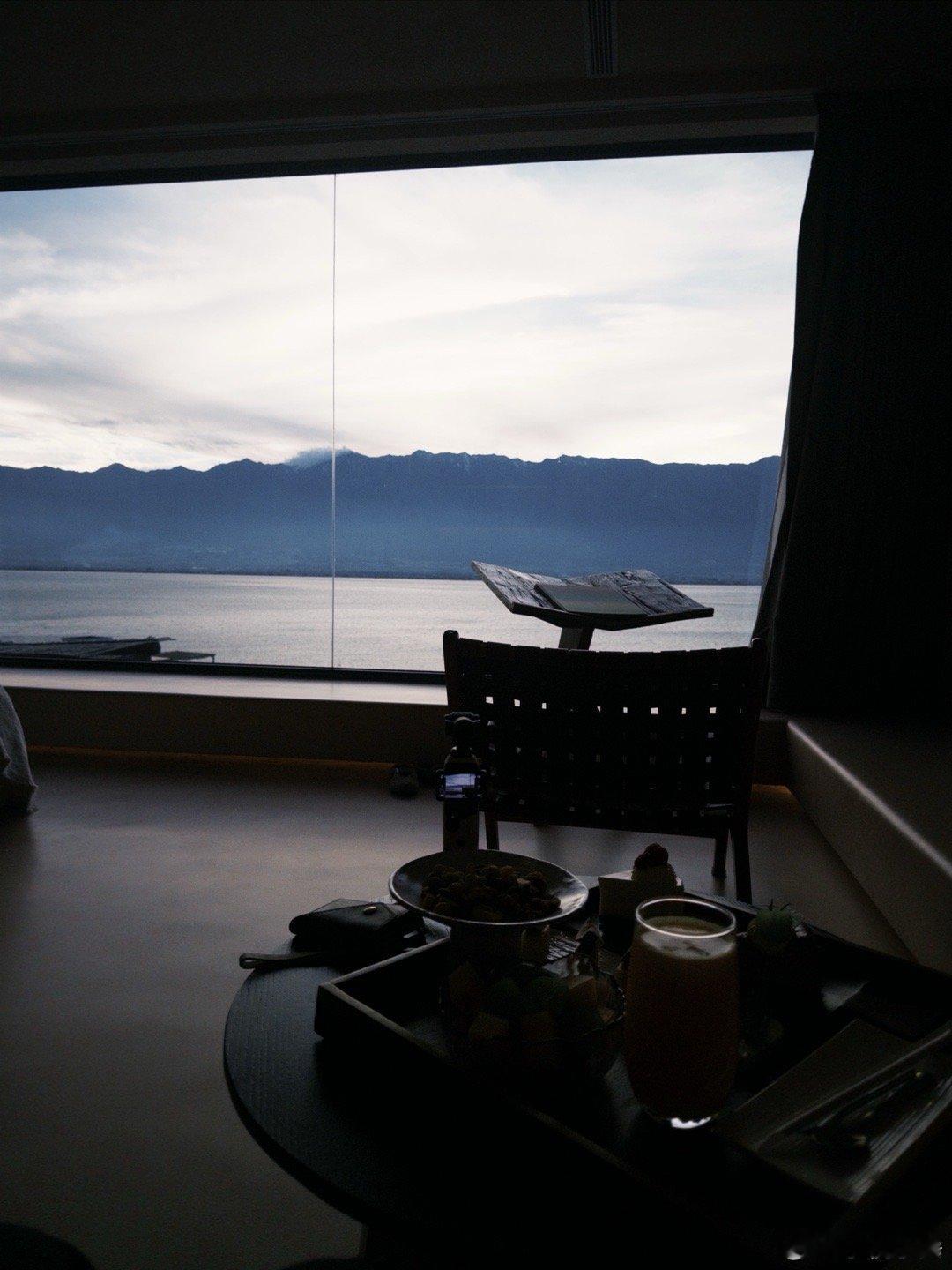 如何平静，就如何在一起。 大理·文笔村