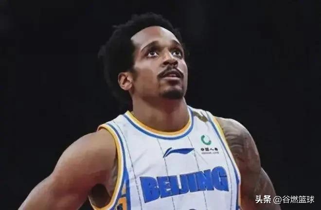 2021年，距离巴里-布朗在NBA选秀大会上落选已经过去两年，虽然他在森林狼队下